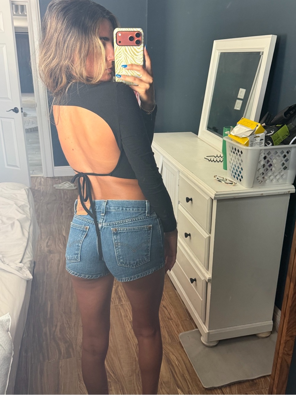 SHEIN Black Long-Sleeve Open-Back Tie Crop Top